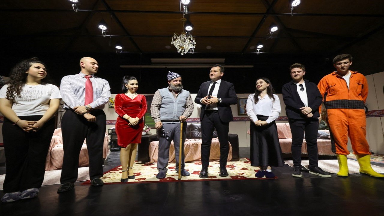 Silivri Belediye Başkanı Bora Balcıoğlu, "Eceline Mi Susadın?" adlı tiyatro oyununu izledi