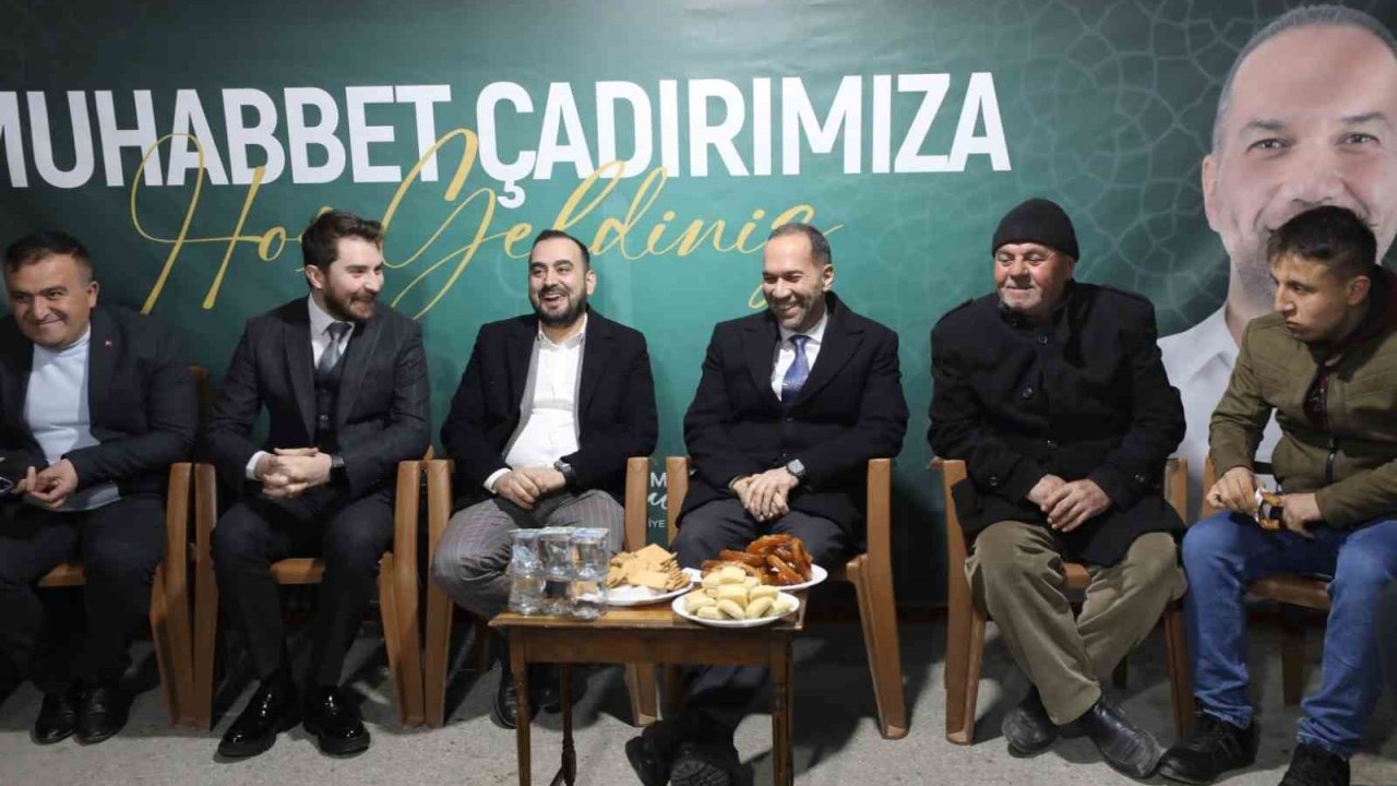 Başkan Özdemir, Muhabbet Çadırı’nda vatandaşlarla buluştu