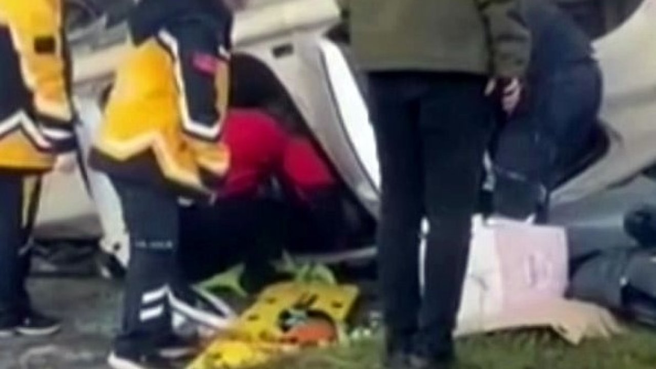 Sakarya’da kavşakta iki otomobil çarpıştı: 1 ölü, 3 yaralı