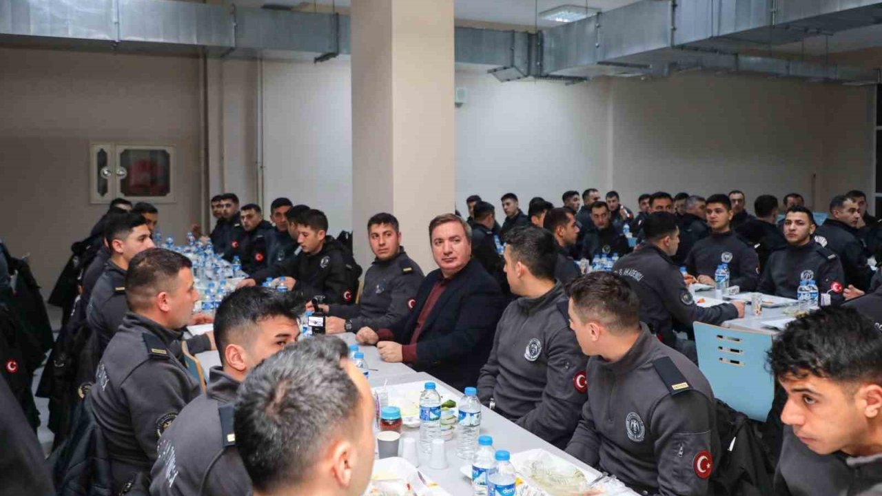 Vali Aydoğdu polis adaylarıyla sahur sofrasında buluştu