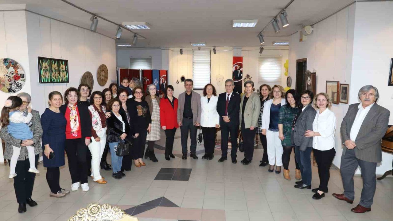 Nazilli Belediyesi ’Zamanın Renkleri El Sanatları Sergisi’ Aydın’da açıldı