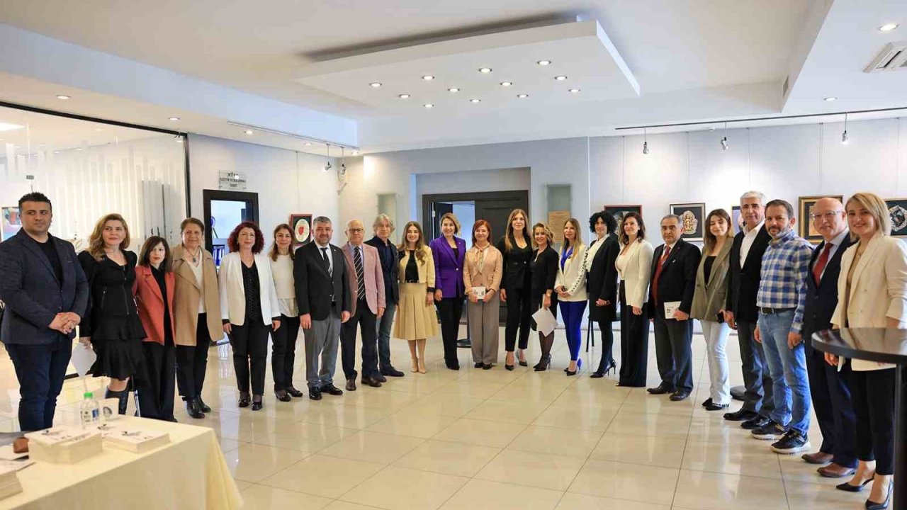 Kadınların yazdığı kitabın geliri Hataylı depremzede kadınlara destek olacak