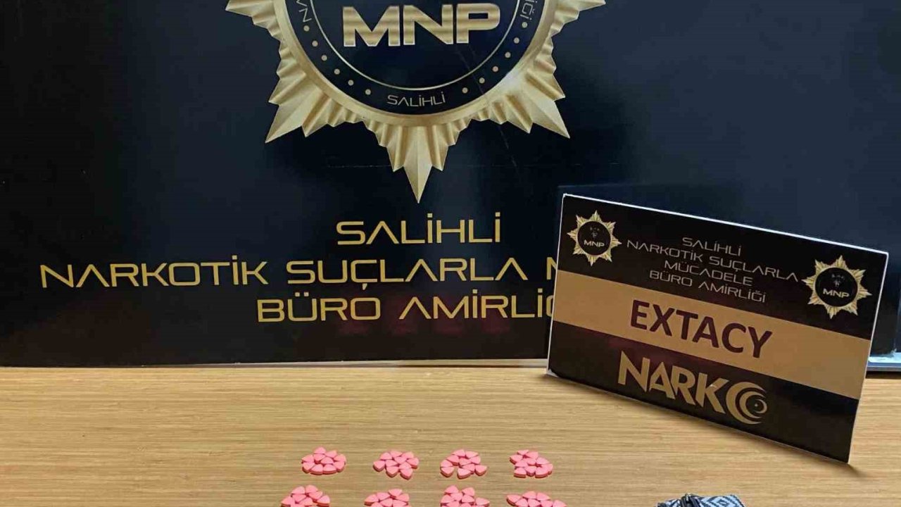 Manisa’da şüpheliden 200 extacy hap çıktı