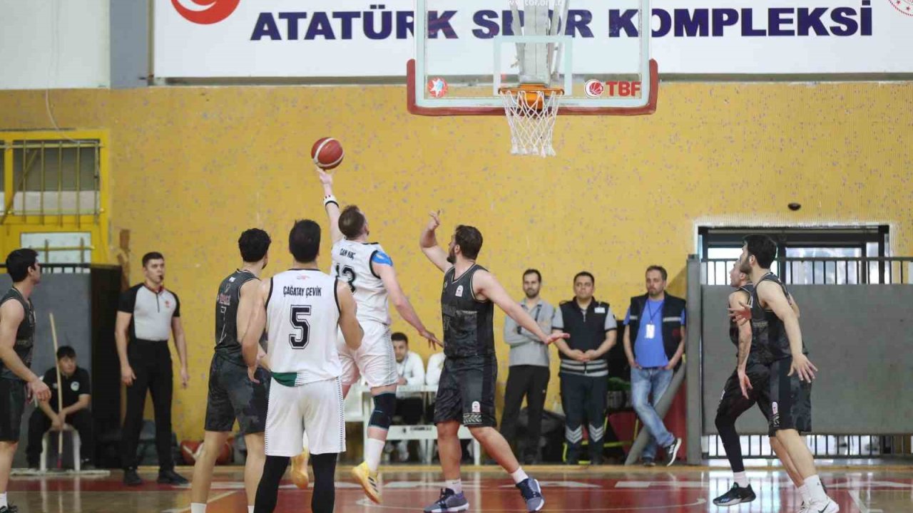 Sakarya Büyükşehir basket takımı turu geçti