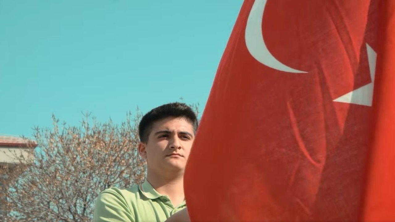 Erzincan’da ortaokul öğrencilerinden İstiklal Marşı klibi