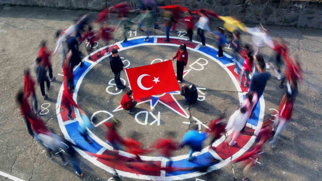 Bitlisli öğretmen MEB’in fotoğraf yarışmasında Türkiye ikincisi oldu