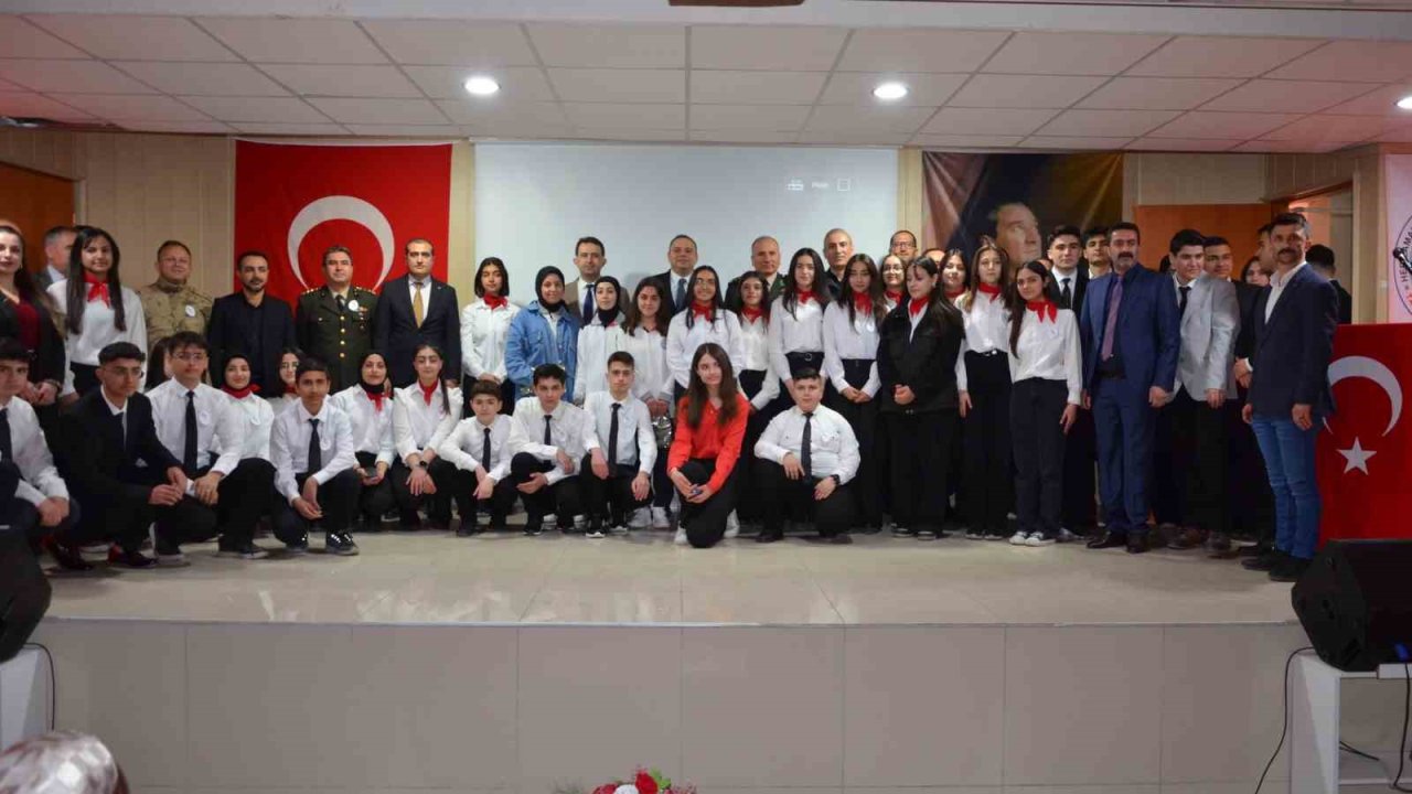Tatvan’da İstiklal Marşı’nın Kabulü’nün 104. yılı kutlandı