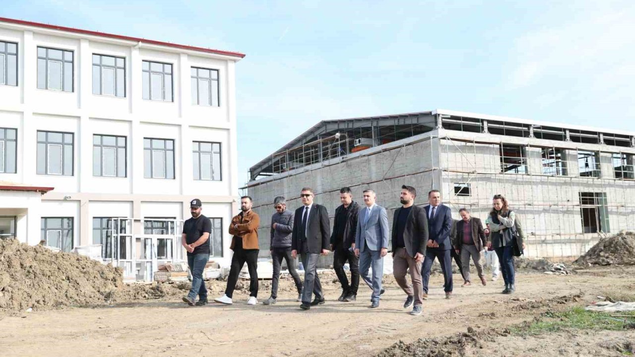 Okul inşaatları hızla devam ediyor