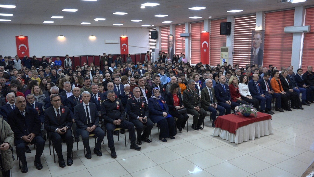 Kırklareli’nde İstiklal Marşı’nın kabulü ve Akif’i anma programı düzenledi