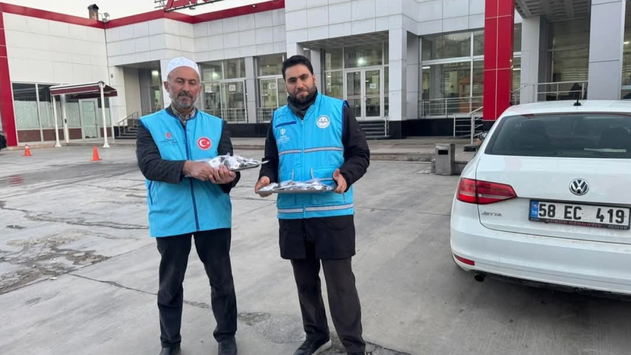 Sivas’ta yolculara Ramazan ikramı