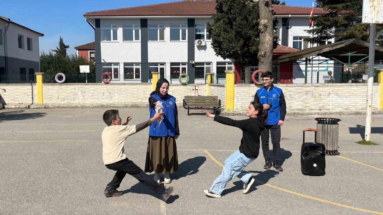 Teknolojiyle yok olan oyunları oynadılar