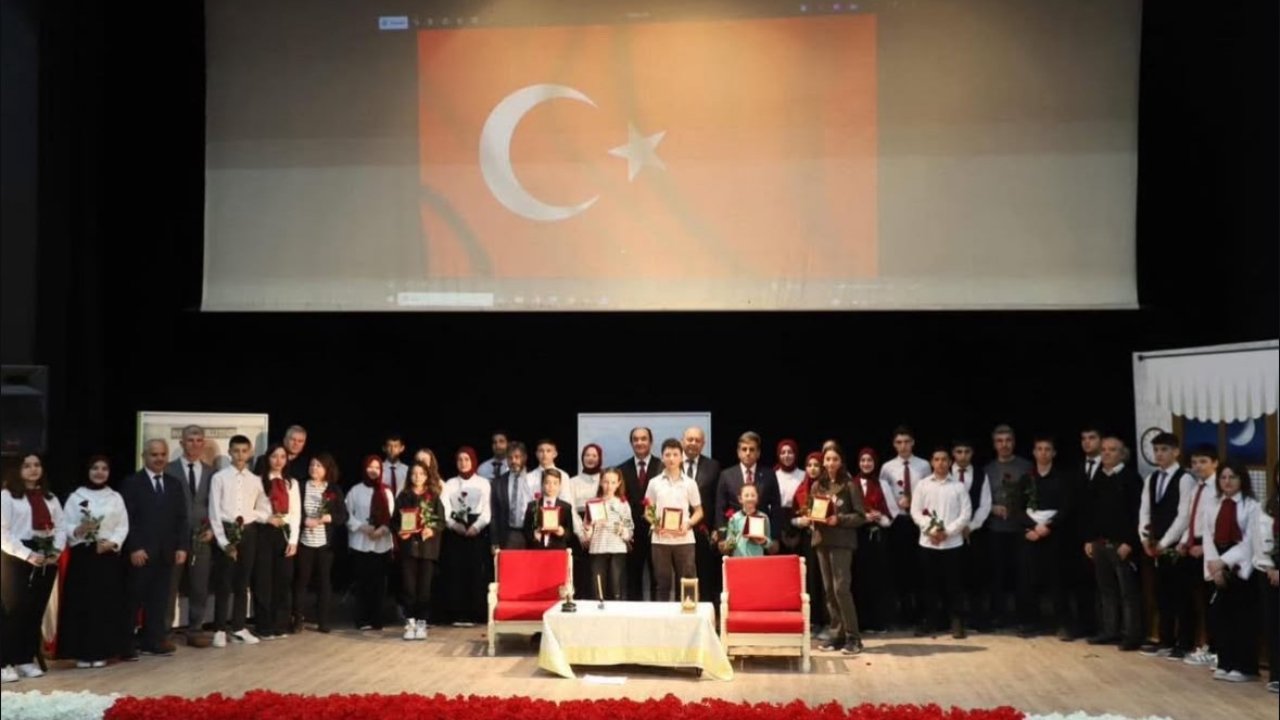 Gönen’de İstiklal Marşı’nın 104. yılında anlamlı kutlama