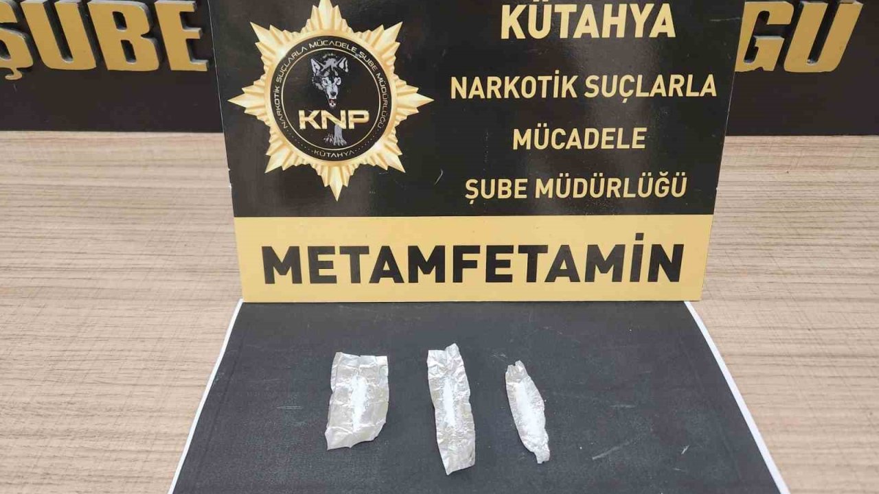 Kütahya’da uyuşturucu ticareti yapma suçundan 2 kişi tutuklandı