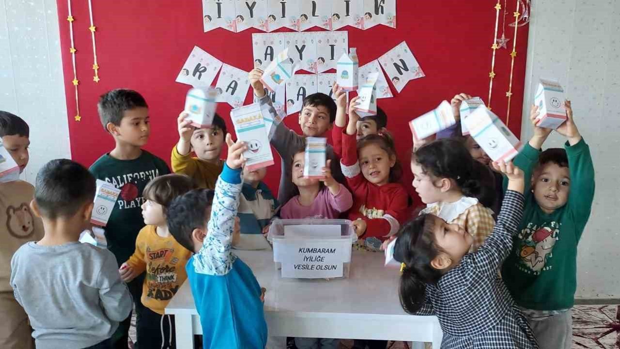 Minikler kumbarada ’iyilik’ biriktirdi