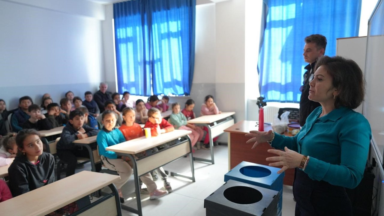 Burhaniye’de öğrencilere çevre eğitimleri sürüyor
