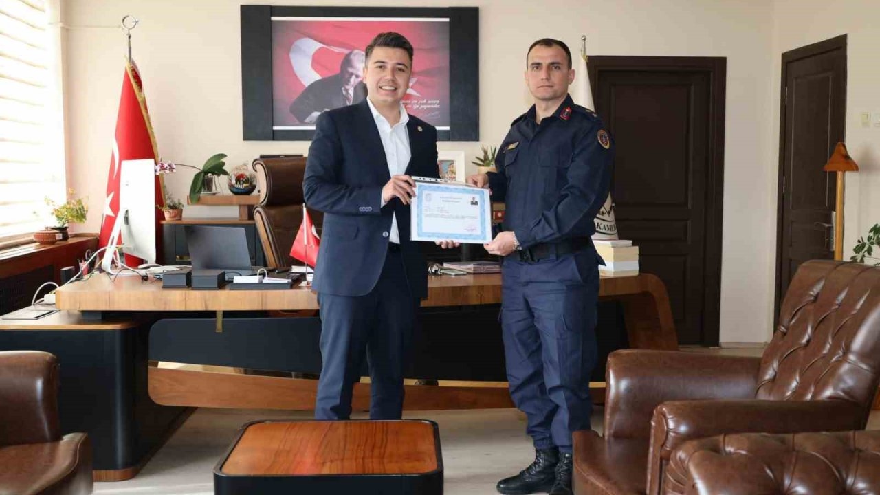 Karacasu’da kolluk kuvvetleri amirleri başarı belgesi ile ödüllendirildi