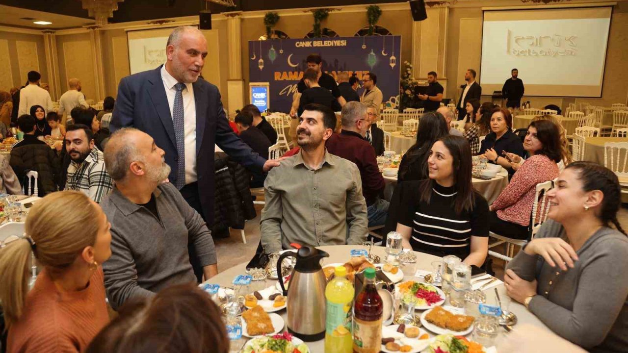 Canik’te sağlık çalışanları iftar sofrasında buluştu