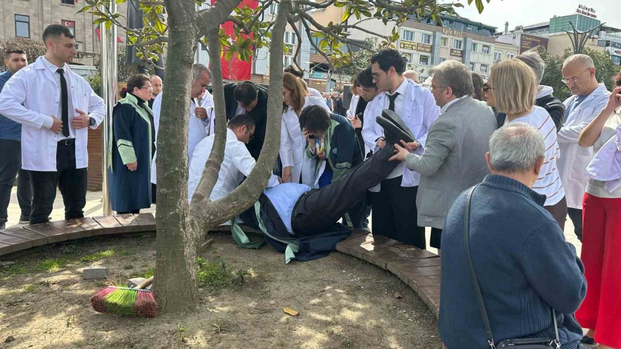 Giresun’da 14 Mart Tıp Bayramı töreninde Tıp Fakültesi Dekanı Ağar baygınlık geçirdi