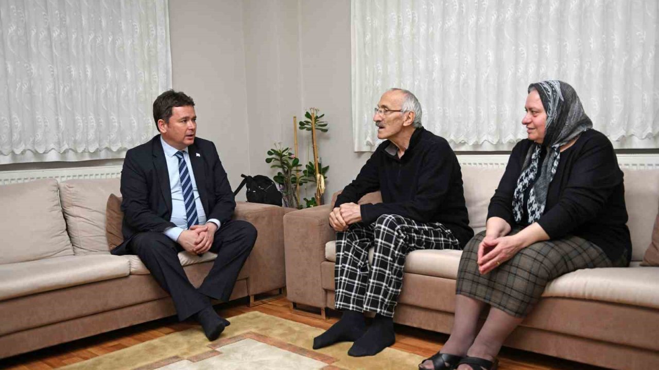 Başkan Aydın’dan iftar sonrası ev ziyaretleri