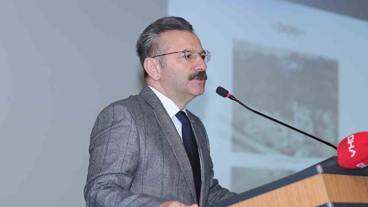 Vali Hüseyin Aksoy, Eskişehir Şehir Hastanesi’nde 14 Mart Tıp Bayramı’nı kutladı