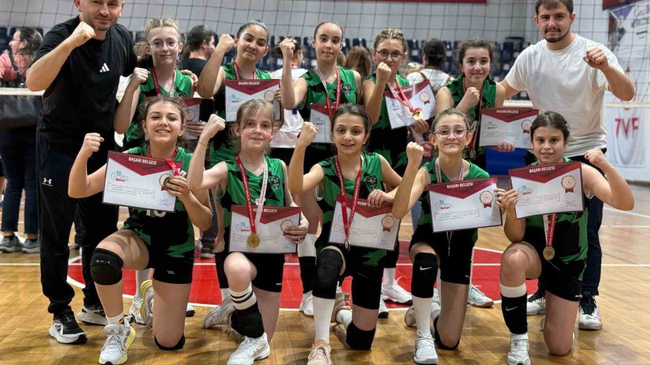 Düzce’de kız voleybol Çanakkale yolunda