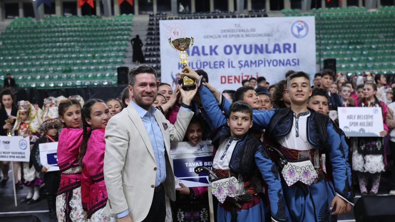 Tavas Belediyesispor Kulübü halk oyunlarında zirvede