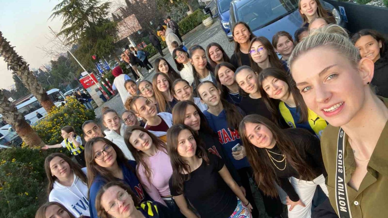 Osmanelispor Voleybol Takımı, İstanbul’da unutulmaz bir gün geçirdi
