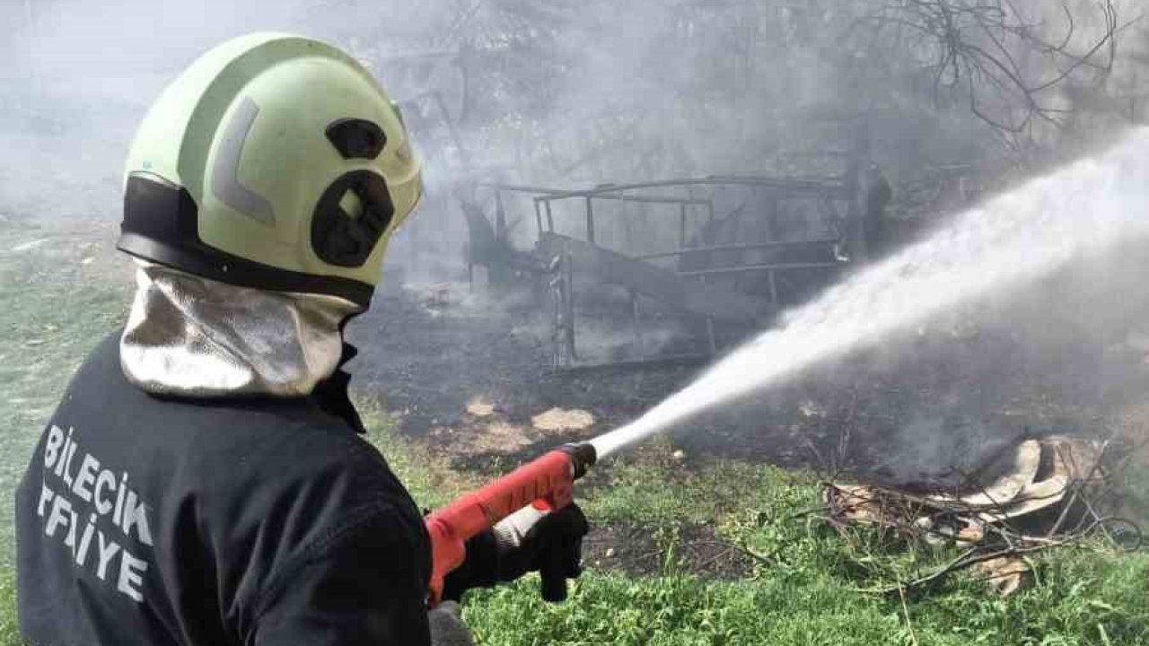 Bilecik’te boş bir arazide çıkan yangın büyümeden söndürüldü