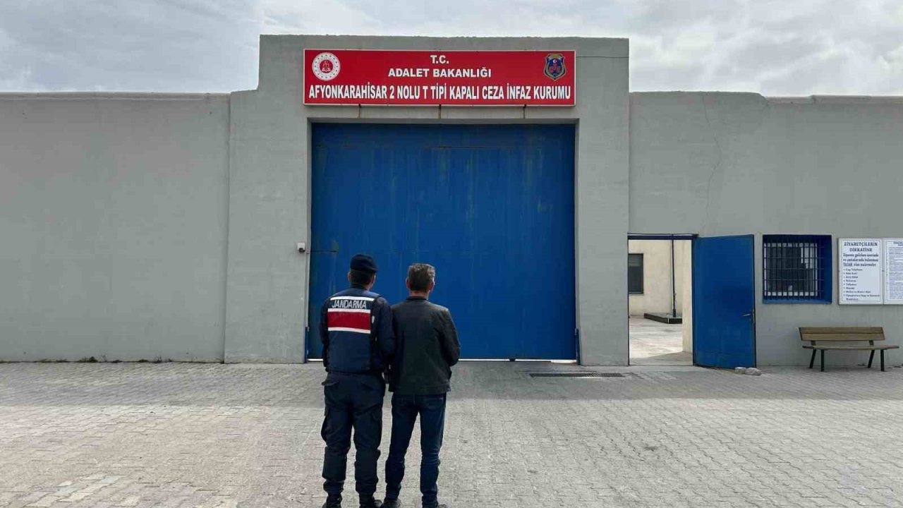 5 yıl hapis cezasıyla aranan şahsı jandarma yakaladı