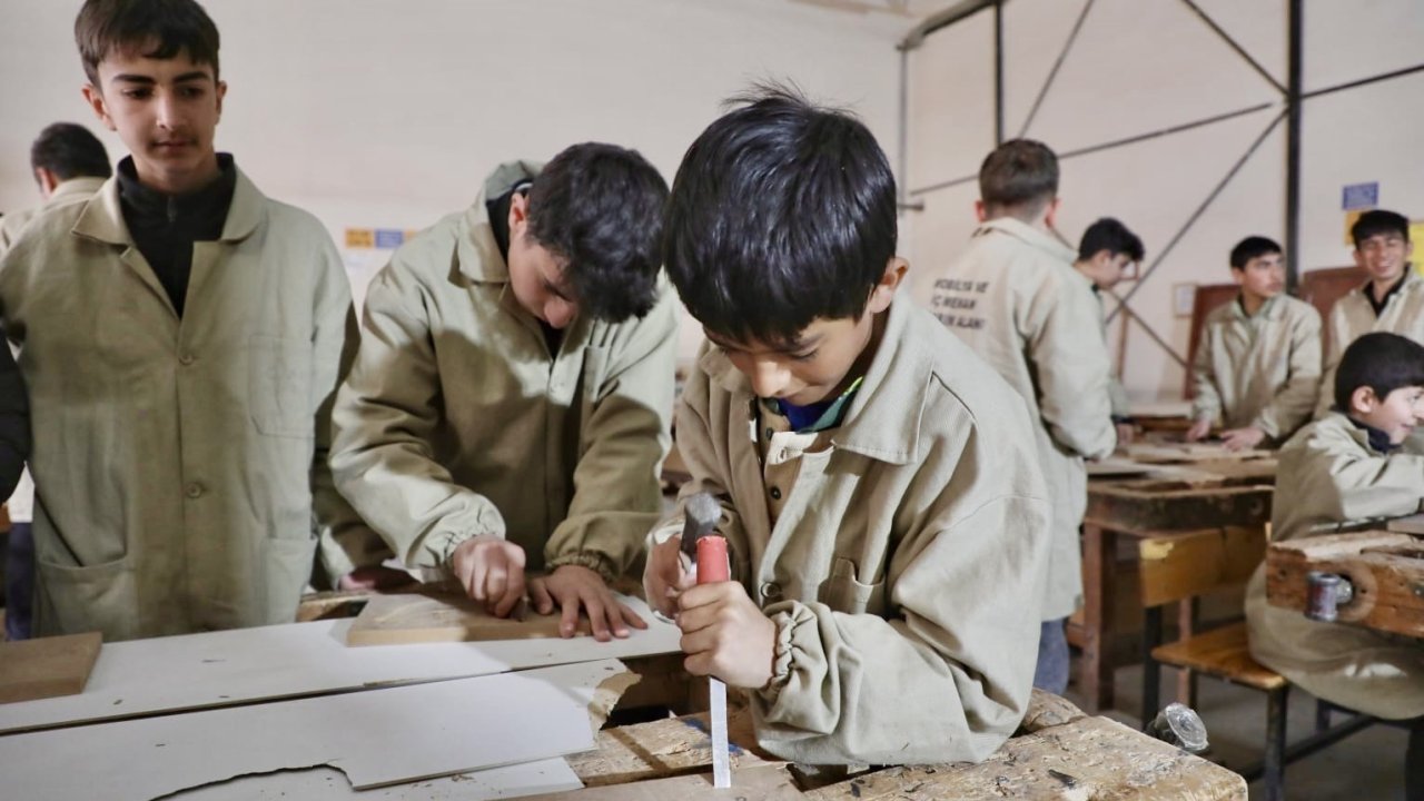 Ağrı’da fabrikaya dönüşen meslek liseleri, 53 milyonluk ciroya ulaştı