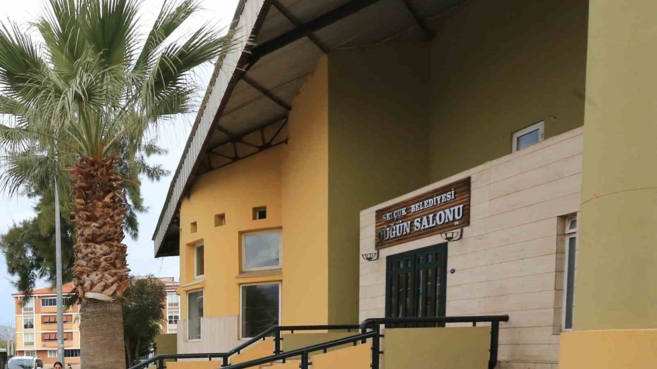 Selçuk’ta belediye sosyal tesisleri yaz sezonuna hazırlanıyor