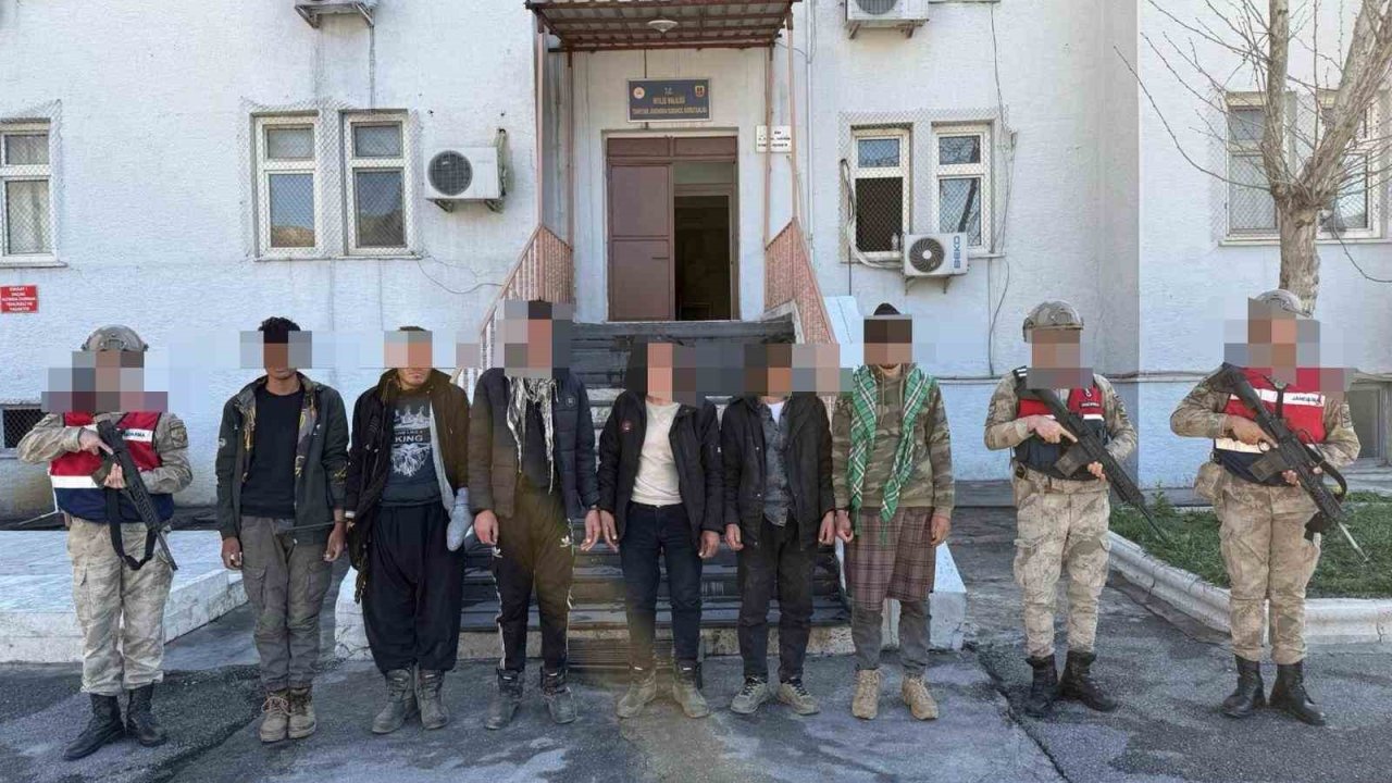 Jandarmadan kaçak göçmen operasyonu