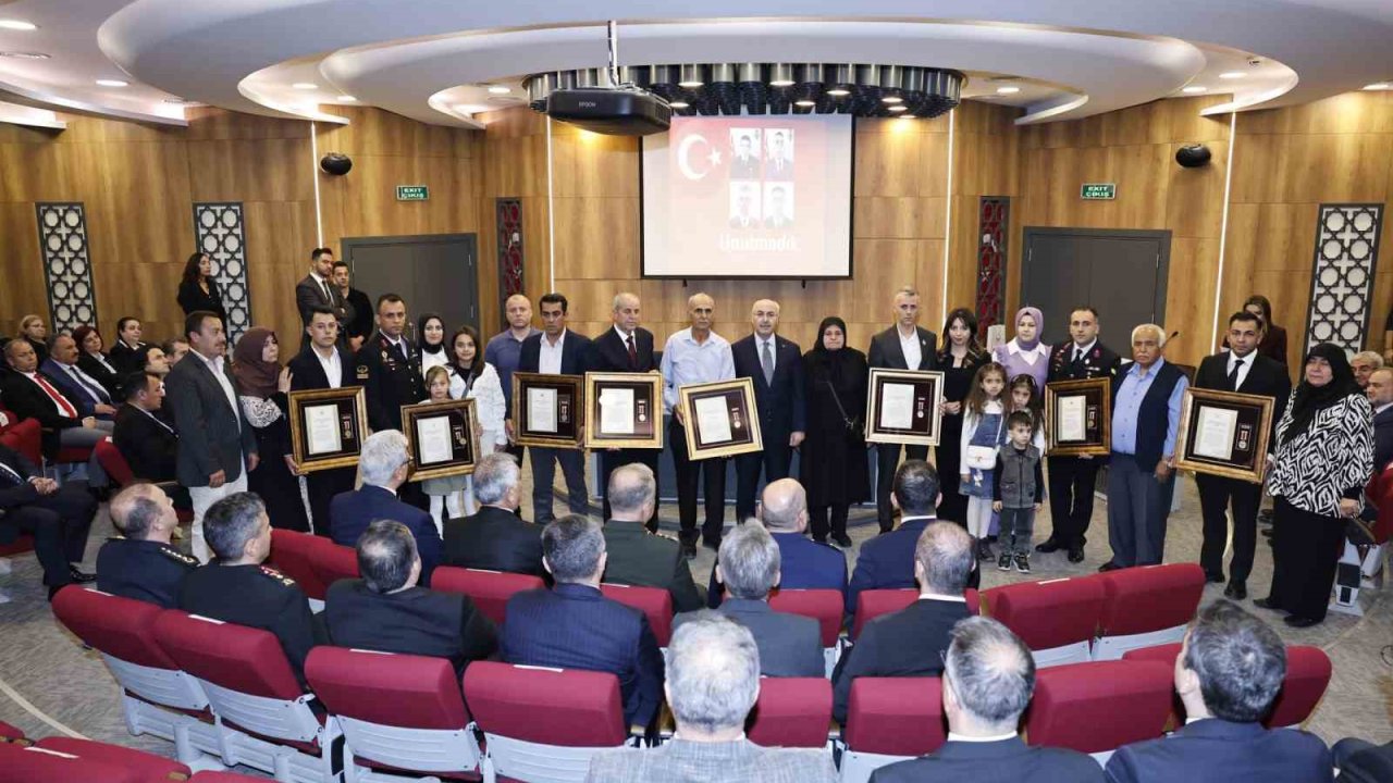 Adana’da ’Devlet Övünç Madalyası Tevcih Töreni’ gerçekleştirildi