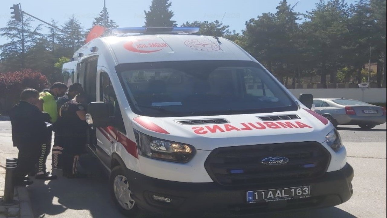 İşçi servisten inen kişiye motosiklet çarptı