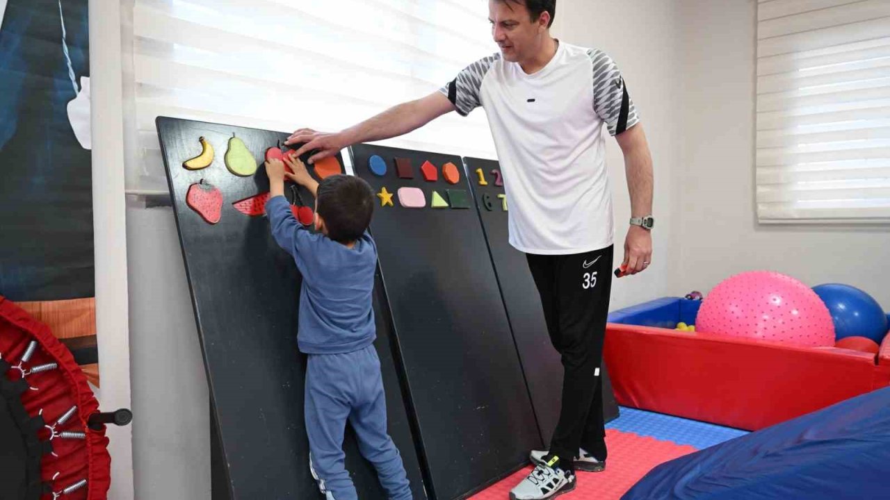 Başkan Çerçioğlu, otizmli çocukların yanında