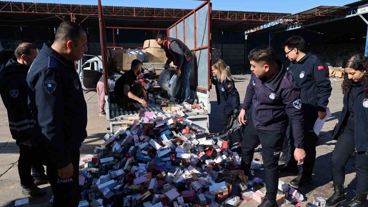 Antalya’da ele geçirilen 2 bin adet sahte parfüm imha edildi