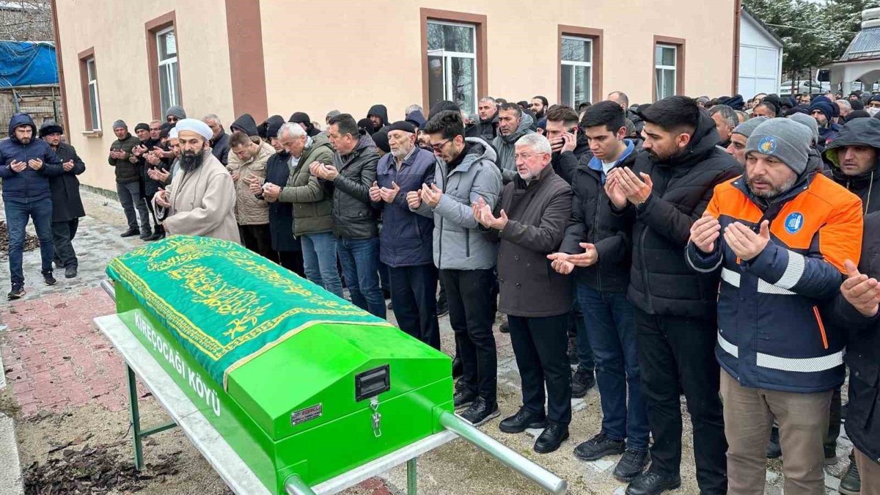 Çay içmek için gittiği kahvehanedeki saldırıda ölen vatandaş son yolculuğuna uğurlandı