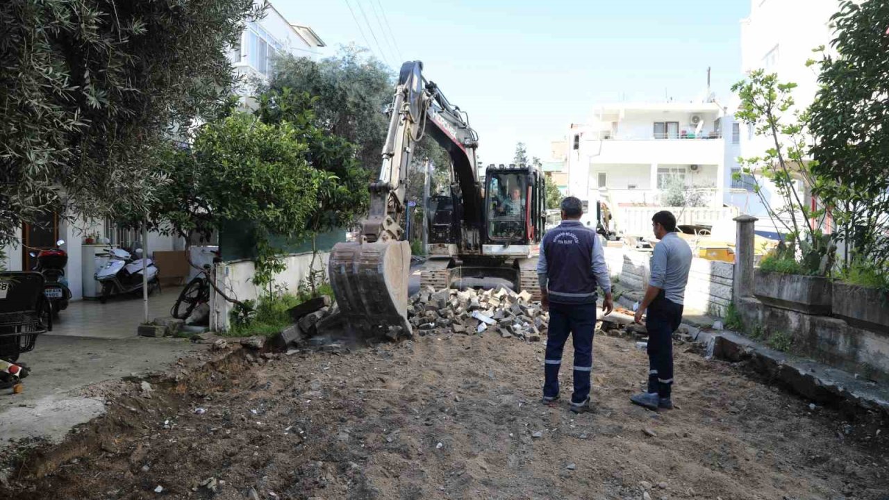 Marmaris Belediyesi, yol yapım çalışmaları sürüyor