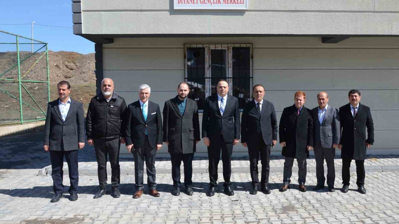 Kaymakam Demir’den cami ve gençlik merkezine ziyaret