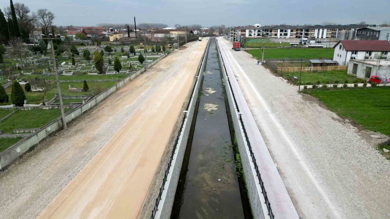 Karacasu’nun yeni cadde ve yaşam alanı hızla tamamlanıyor