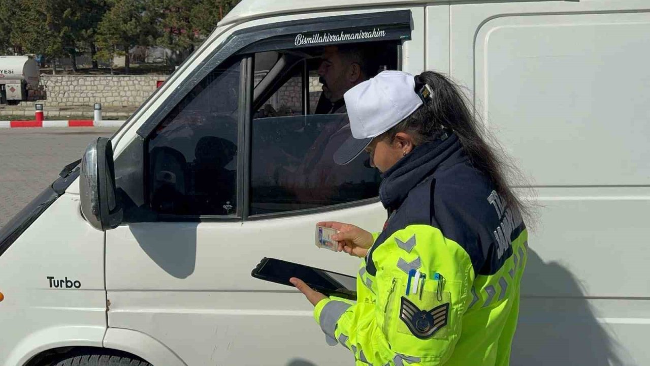 Jandarma bayram tatilinde çayrokopter ile denetimlerini aralıksız sürdürdü