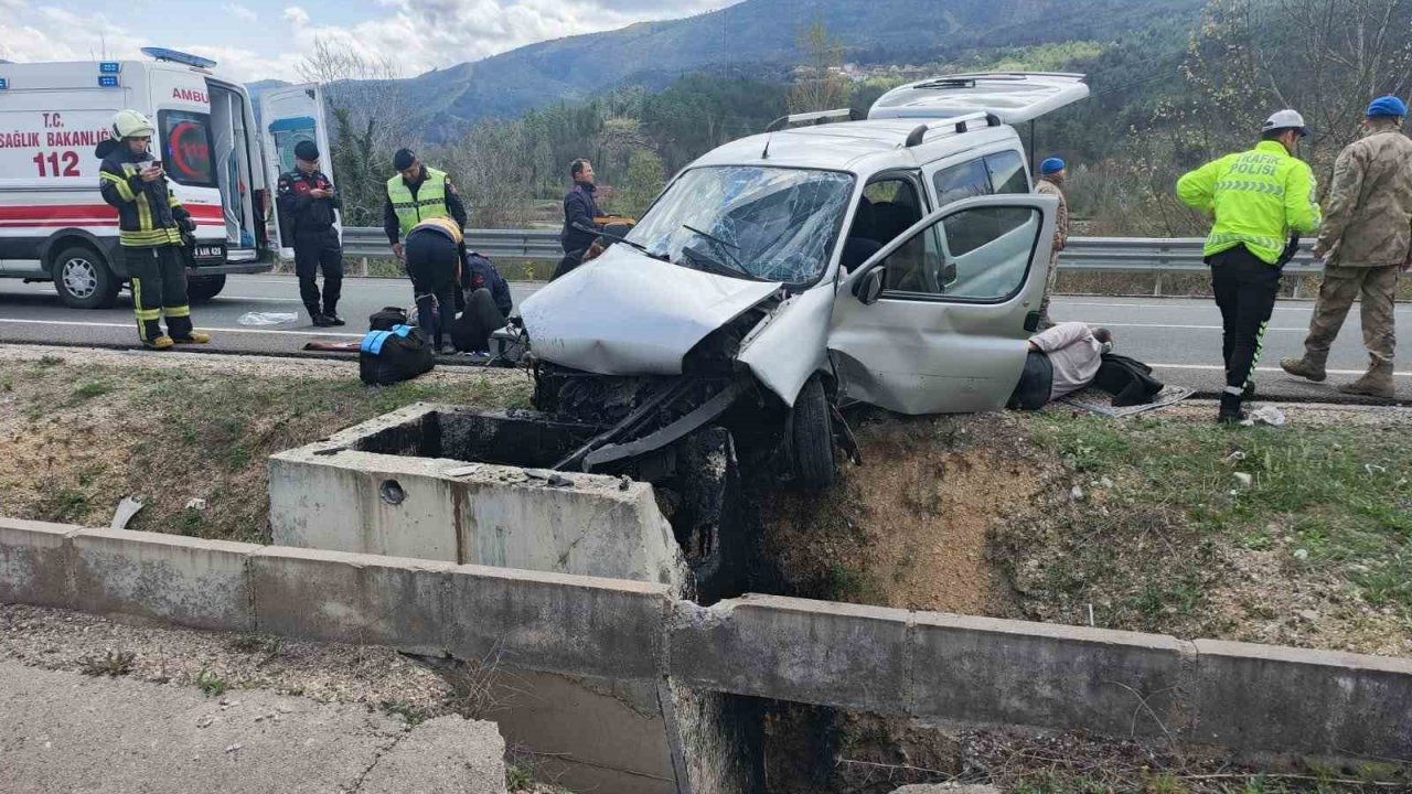 Trafik kazalarında 3 kişi yaralandı