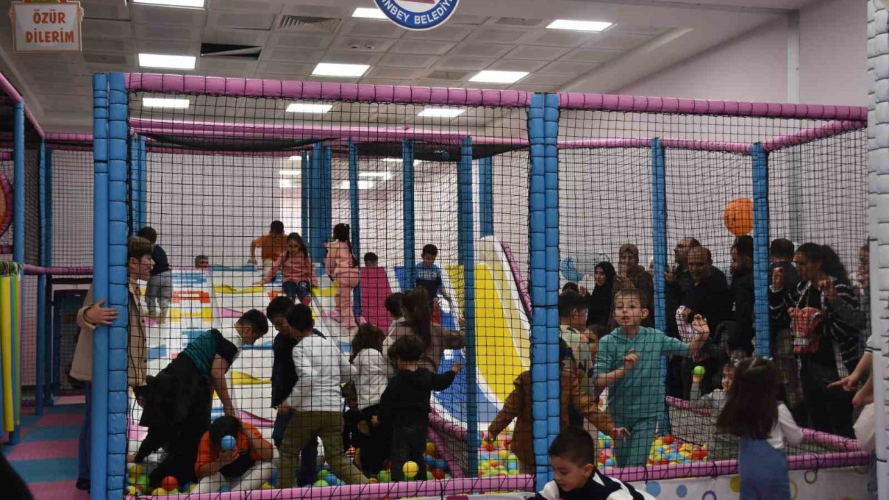 Şahinbey Belediyesi Çocuk Şenliği’ne 100 bin kişi katıldı