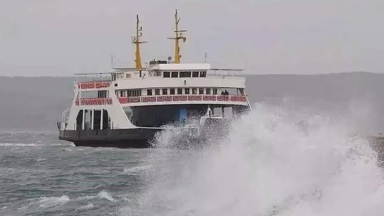 Erdek’te feribot seferleri iptal edildi