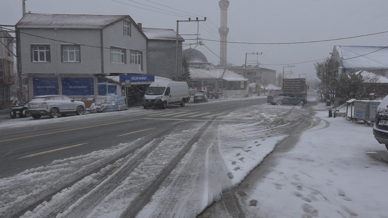 Kırklareli’nin yüksek kesimlerinde kar etkili oluyor