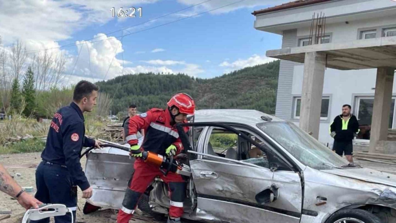 Muğla Büyükşehir itfaiyesi bayram tatilinde 144 olaya müdahale etti