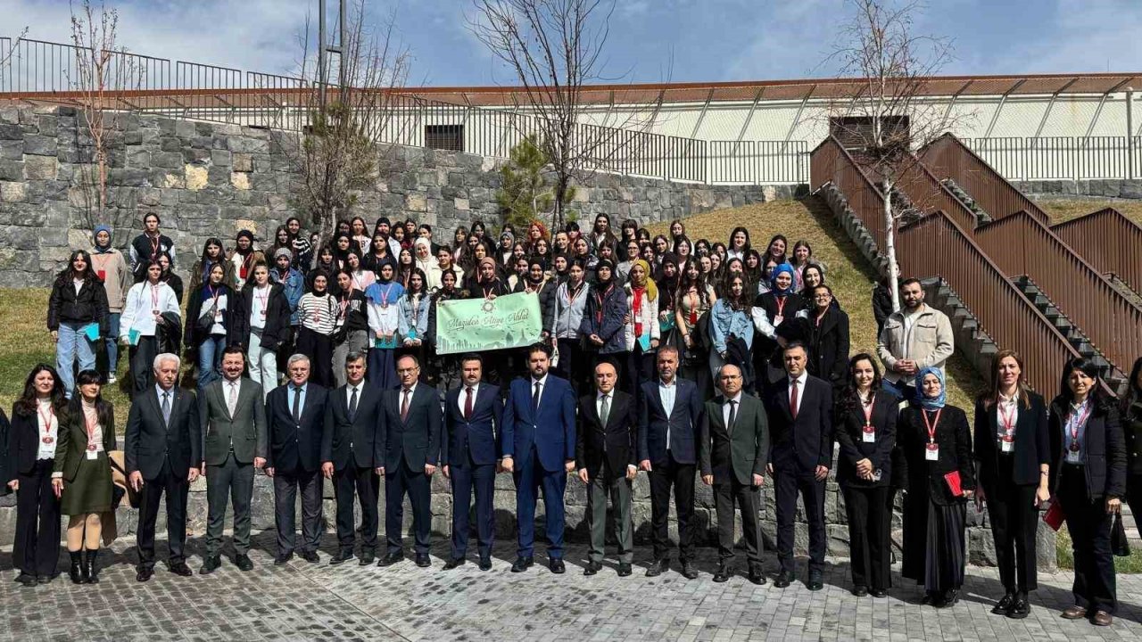 "Maziden Atiye Ahlat" programı yeniden başladı