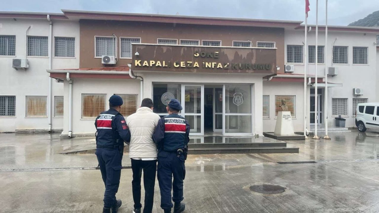 Aranan şahıslar jandarmadan kaçamadı