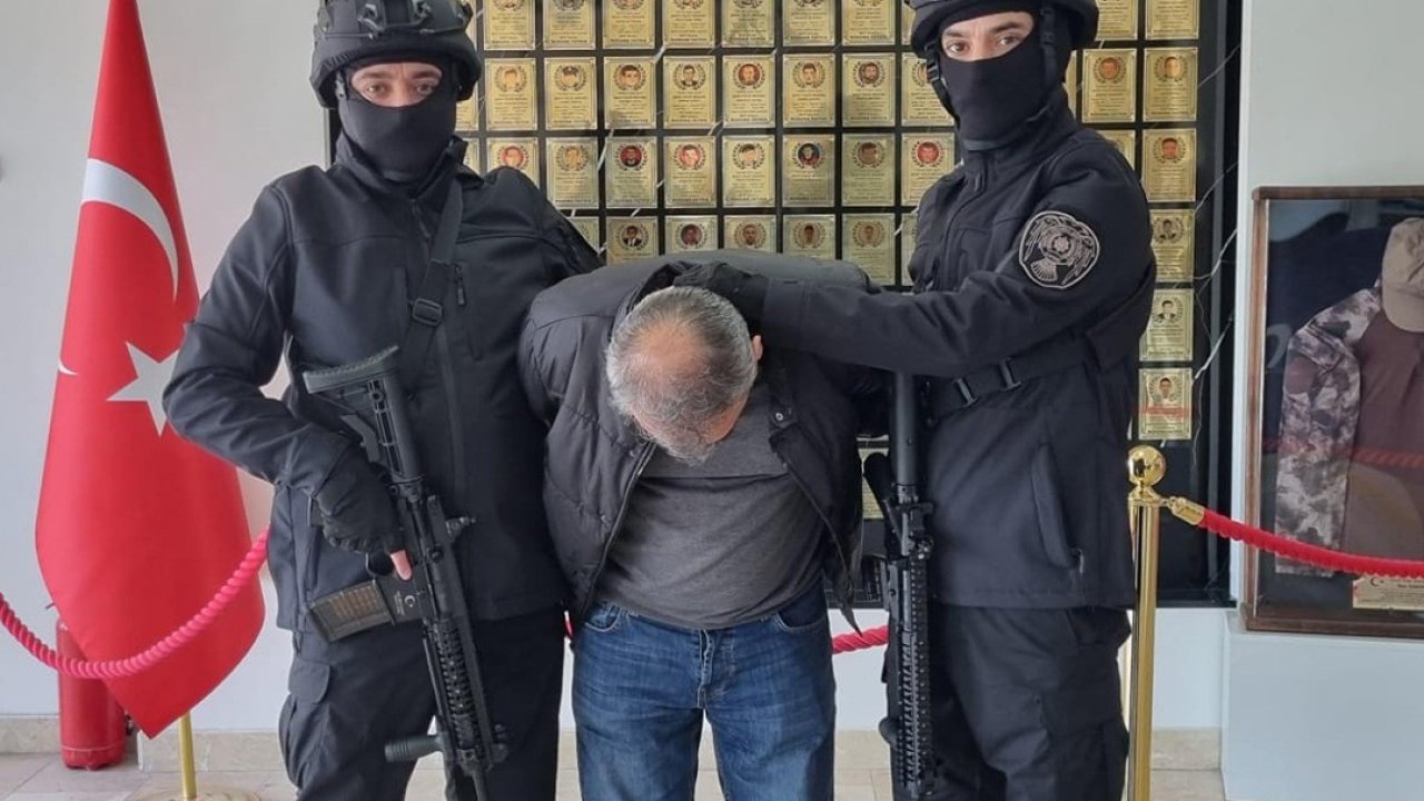 FETÖ üyesi ihraç öğretim üyesi yakalandı