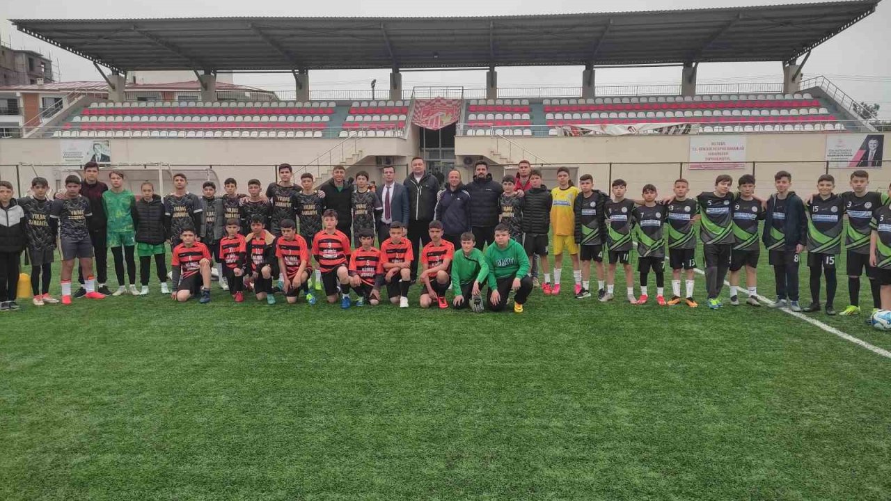 Sarıgöl’de okullar arası futbol ve voleybol turnuvası başladı